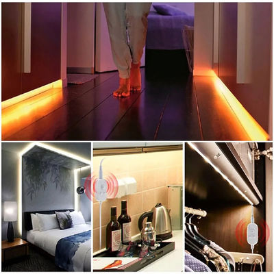 IP65 imperméable à l'eau 5V 120leds 8mm 3000K électroplate blanche chaude SMD2835 LED Strip Light
