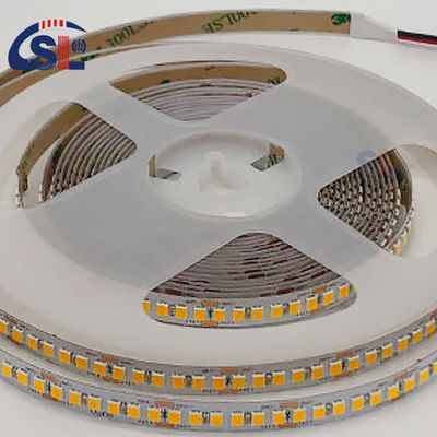 3 DC12V SMD2835 PCB électroplaté 240Ds 8mm Ra 80 2700K LED Light Strip pour résidentiel