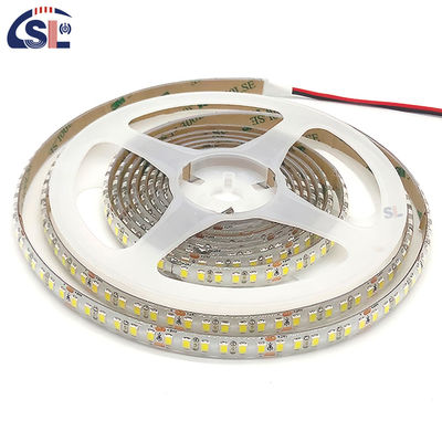 Longue durée de vie Lumière à bande LED imperméable à l'eau avec une largeur de 8 mm et une température de couleur de 12000K