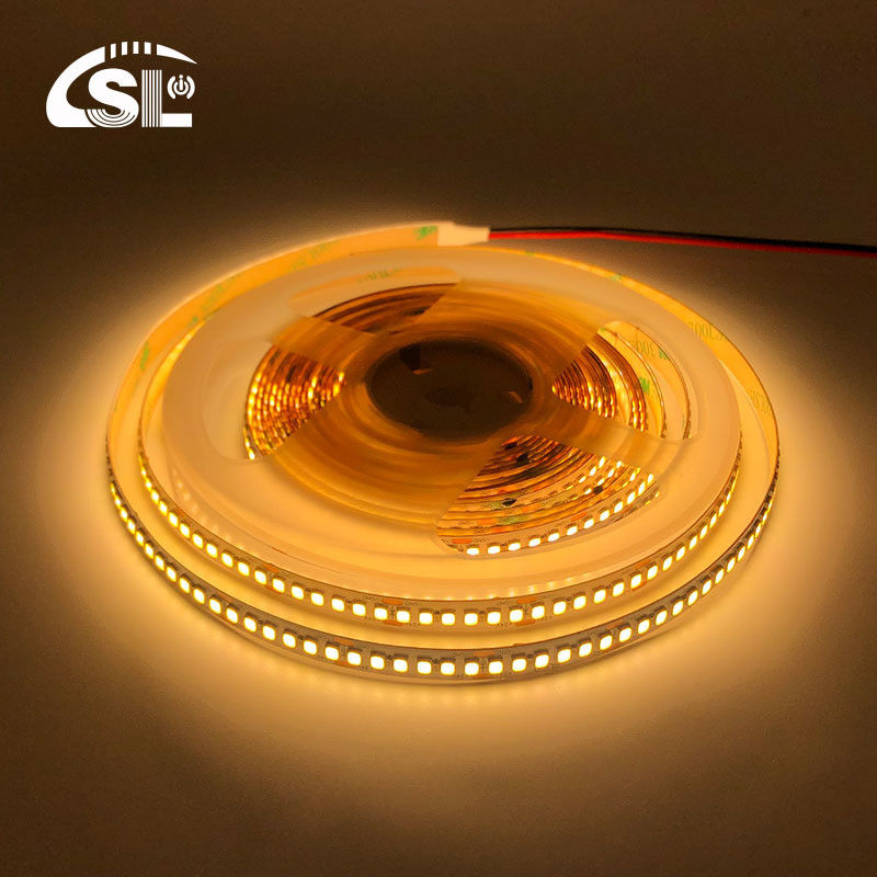 12v24v 240leds 8mm 3000K Blanc chaud SMD2835 LED Strip Light avec une durée de vie de 50000 heures