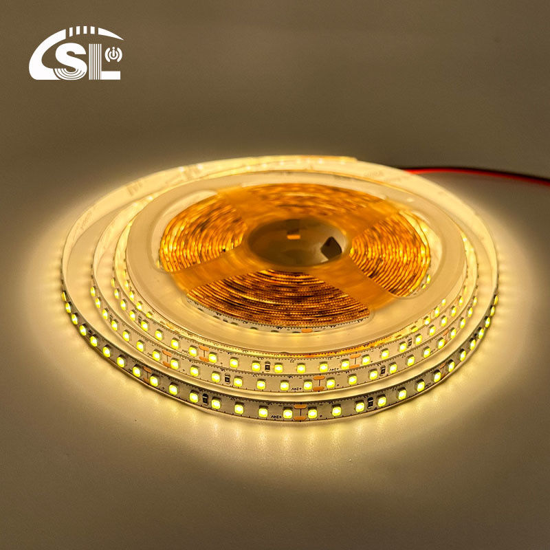 Personnaliser la puce LED 24V 140LEDs/M 12W/M Smd 2835 LED Strip Light pour la décoration intérieure