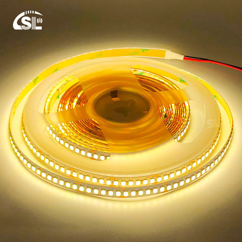 DC12V 24V SMD2835 PCB électroplaté 240Ds 8mm Ra 80 4000K LED Light Strip pour résidentiel
