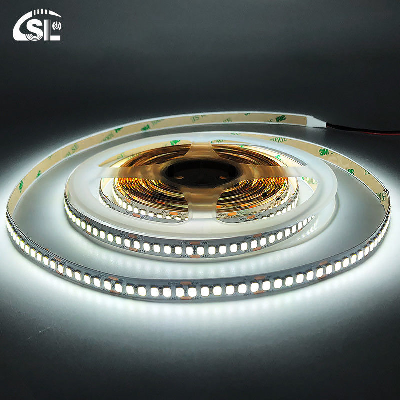 L'éclairage est fourni par une lampe à incandescence à LED.