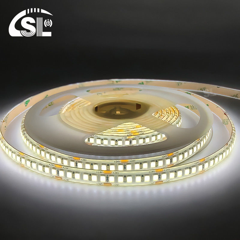 Les miroirs intelligents sont équipés de bandes lumineuses à LED étanches à l'eau, de goutte à goutte de colle électroplate 18-20W/m 1600-2400LM